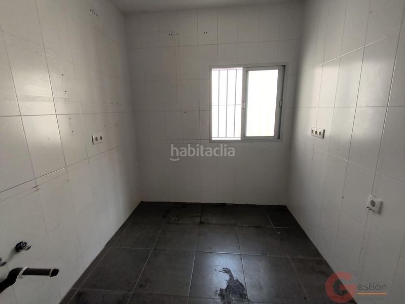 Foto 11ed8a0d-7b12-4904-a73e-4d291b813627. Edifici a Motril ciudad Motril