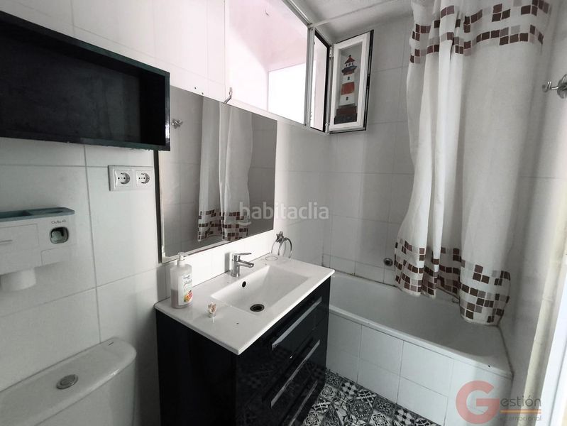 Foto 498c1c40-0846-4758-9b28-81832558bc18. Edifici a Motril ciudad Motril