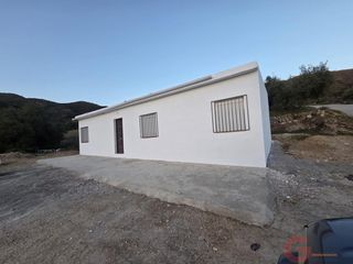 Casale in Ítrabo. Itrabofinca rustica