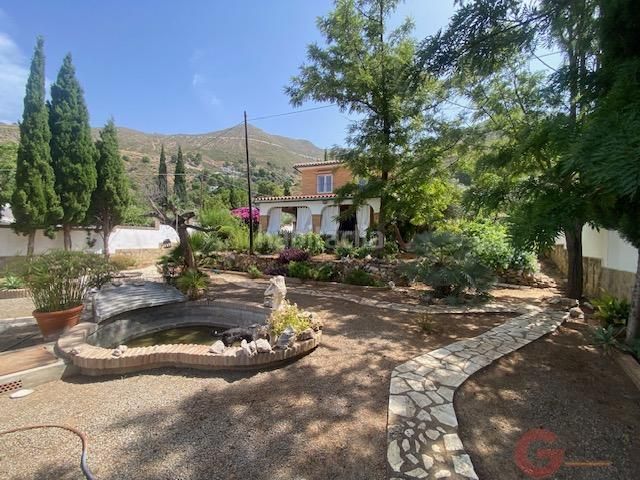 Foto 1f04f9e3-f5c5-4a22-98c8-ada21e51f303. Xalet amb aparcament piscina a Cómpeta