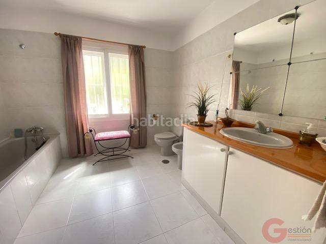 Foto 5809d1f8-8453-4804-93bd-f2b13bb9fca0. Xalet amb aparcament piscina a Cómpeta