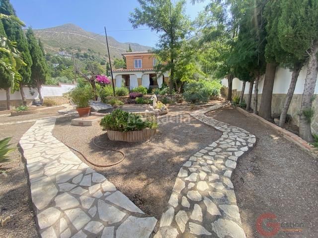 Foto ca46d774-b177-4f86-927e-73318e498c9e. Xalet amb aparcament piscina a Cómpeta