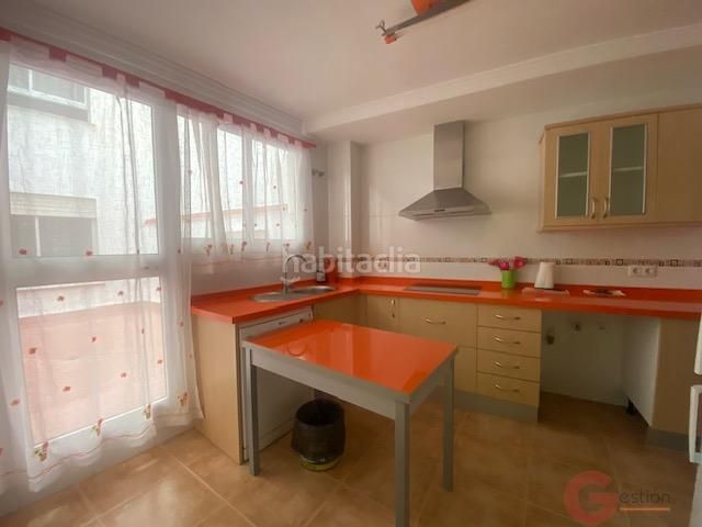 Foto aaf43fe0-af78-4661-84f0-d73e30e51205. Pis a Centro Torre del Mar