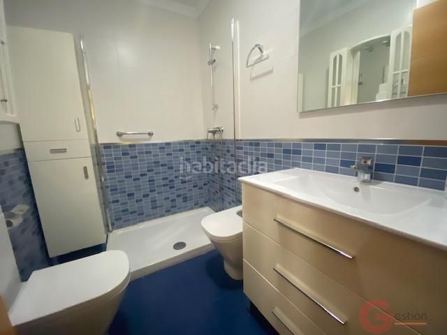 Foto f9408862-2d72-441e-970f-a44dabab6537. Pis a Centro Torre del Mar