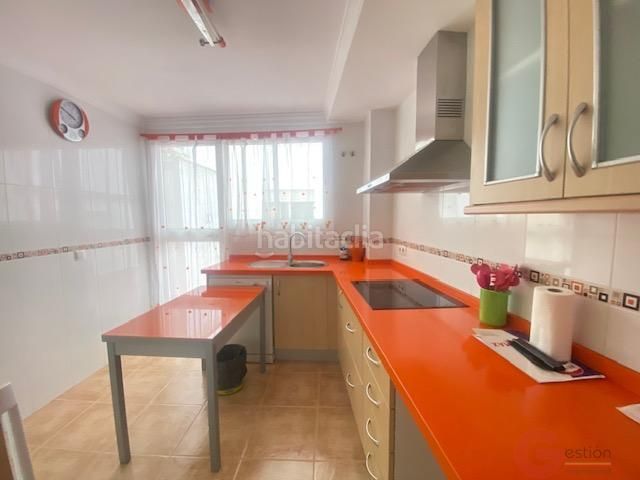 Foto ff5ff8bb-701a-44cc-99cb-3d1b85cd1045. Pis a Centro Torre del Mar