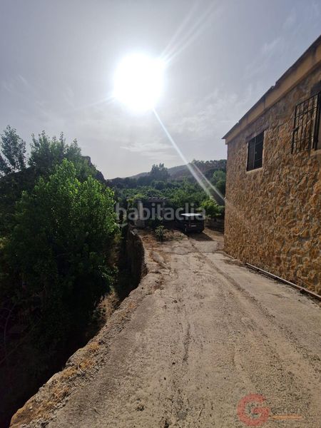Foto a333e599-d888-495e-b5c5-8b78b6062f57. Masia amb aparcament a Lanjarón