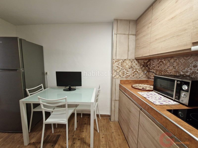 Foto 02cfb11a-ed6f-4053-8d55-791e59dd2fbe. Casa a Centro Salobreña