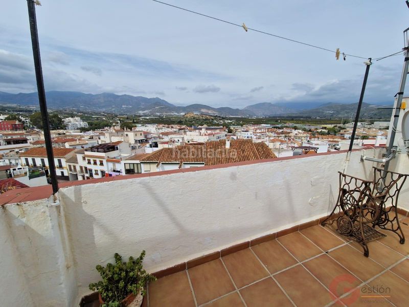 Foto 752988d0-6c3a-4efa-9729-c5ab7bc81e04. Casa a Centro Salobreña