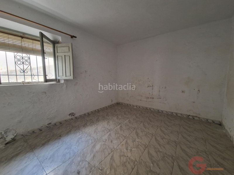 Foto 51a5f2c3-c1a1-4b05-9cad-63e7a1f562ea. Casa amb aparcament a Centro Salobreña