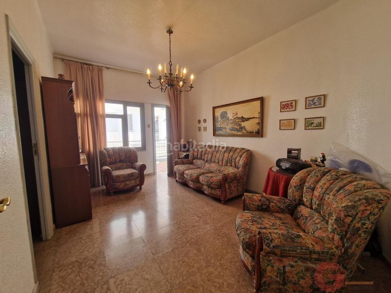 Foto 5a48df43-2931-47d2-aebb-964cdedf3737. Casa amb aparcament a Centro Salobreña