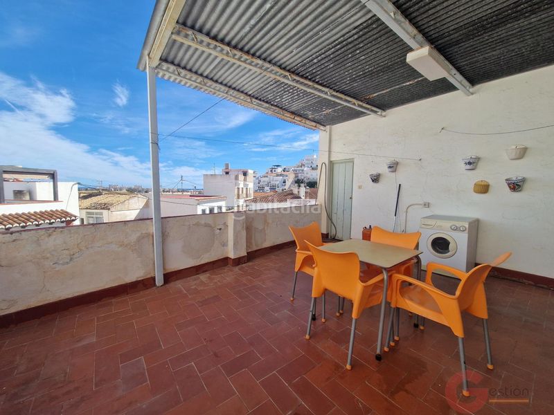 Foto 7a7d9f34-8be3-4983-b960-33d4df77df11. Casa amb aparcament a Centro Salobreña