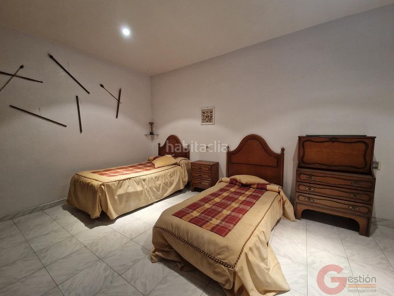 Foto a7601a89-3ff4-4eaa-bd98-b78cc32da35c. Casa amb aparcament a Centro Salobreña