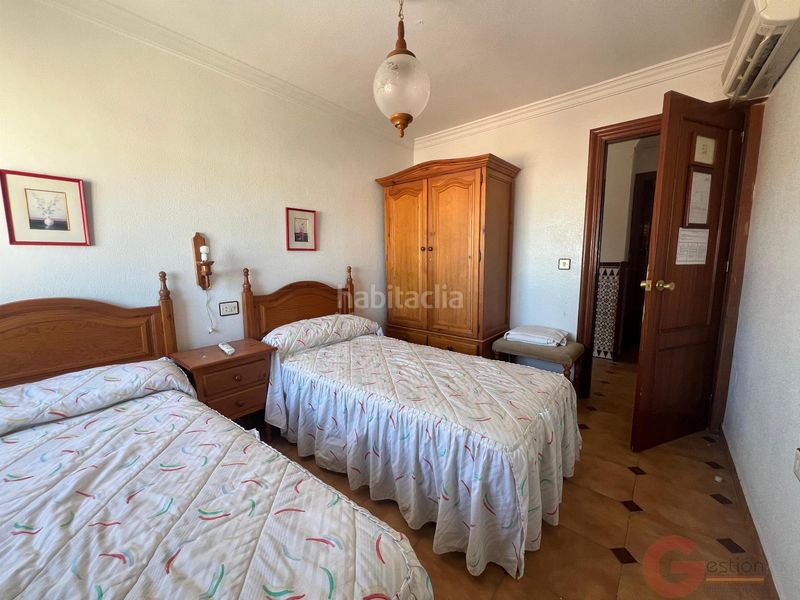 Foto 8a23ba5d-8849-4620-8c5c-b9991142375e. Edificio hotel en Centro Salobreña