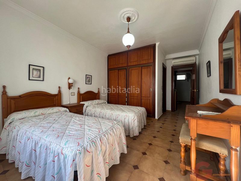 Foto a46fec92-4594-4afb-8135-8281ee32c532. Edificio hotel en Centro Salobreña