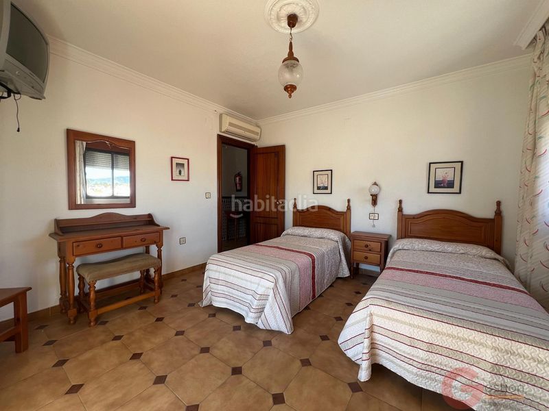 Foto a937740c-52ab-44a6-aa0c-adcc83d239d2. Edificio hotel en Centro Salobreña