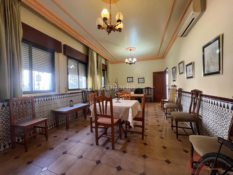 Foto c6c2facb-5dd3-4b00-9c88-1a5d31ab4cde. Edificio hotel en Centro Salobreña