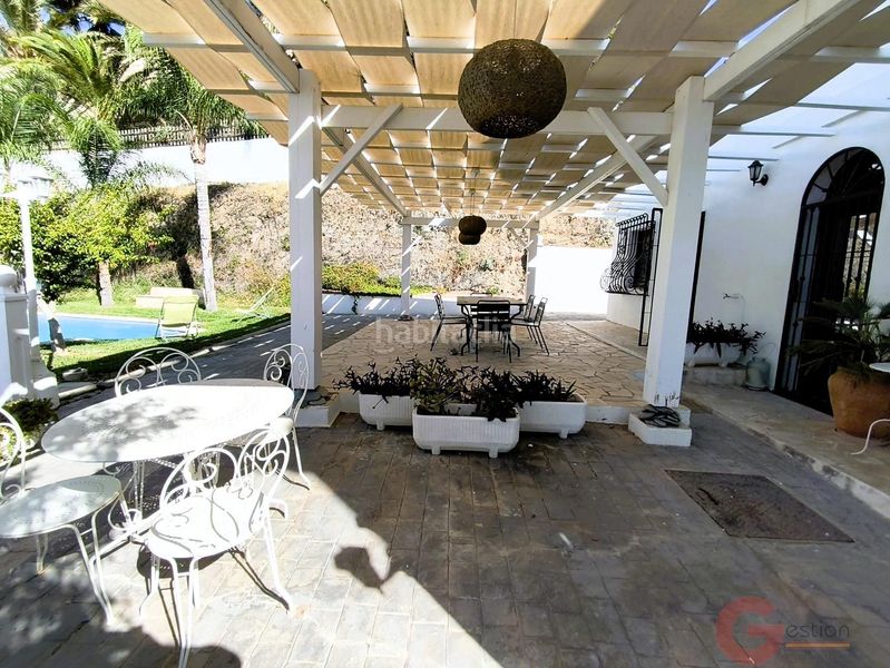 Foto 0db5c1c1-f159-4f02-8241-37b48a3d5b3a. Xalet amb aparcament piscina a Motril ciudad Motril