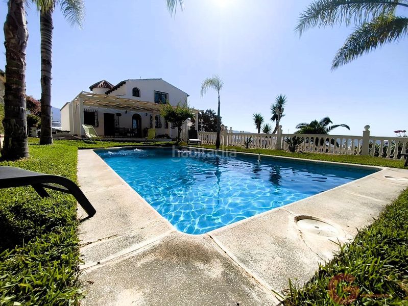 Foto 135cfa1c-81c0-4254-a9c1-cd7f68ce20b4. Xalet amb aparcament piscina a Motril ciudad Motril