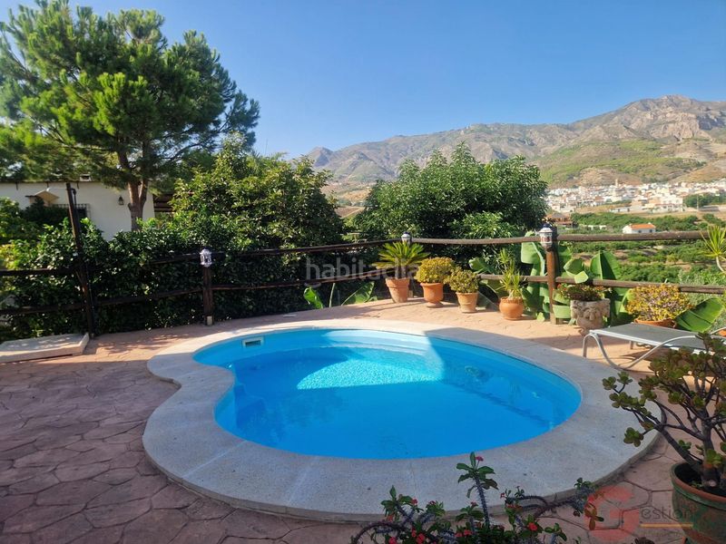 Foto c991fc8e-b2b1-4117-a4d0-775572a07fd9. Casa amb piscina a Molvízar