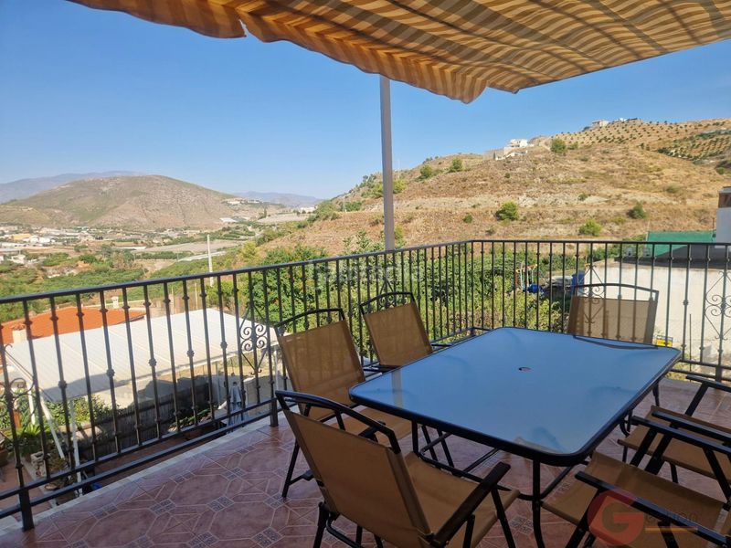 Foto db0e031a-659a-4dcf-8fb2-f85ff0ead227. Casa amb piscina a Molvízar