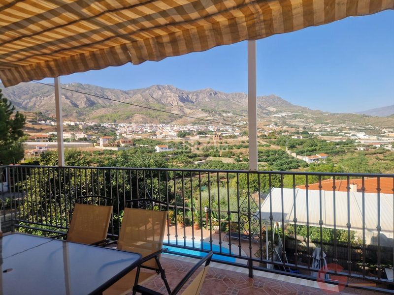 Foto e027f4f2-047a-4d01-8894-f565fc631e8c. Casa amb piscina a Molvízar