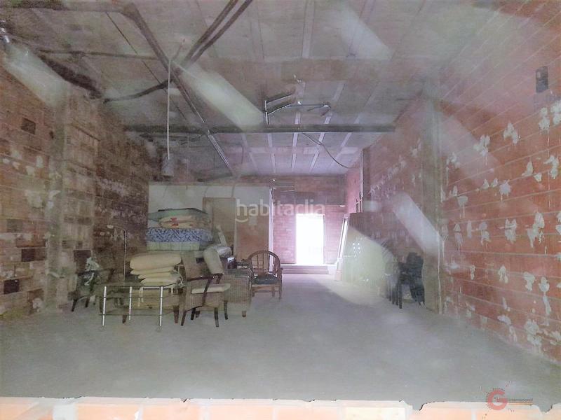 Foto d5cbca7a-6341-443b-a6c4-c3e619f9ef1a. Local comercial a Centro Salobreña