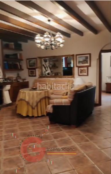 Foto 5f6a080f-ebaa-4048-ba9f-ec0c2995da11. Chalet  en Montilla