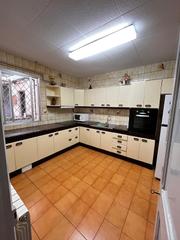 Casa a Passeig Maragall. ¡oportunidad unica!