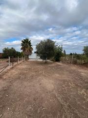 Finca rstica en Centre-Estaci. Terreno agrcola vallado de 600 m con pozo y caseta