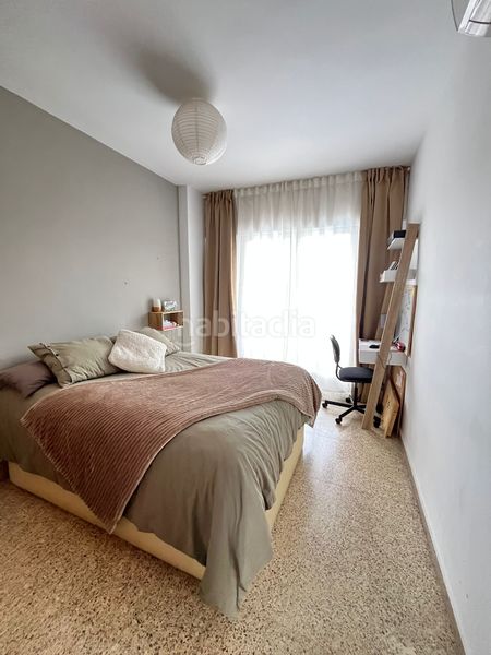 Foto 40e7a251-efb5-4a70-a465-f20a9ade6e1f. Apartament amb calefacció piscina a Gava Mar Gavà