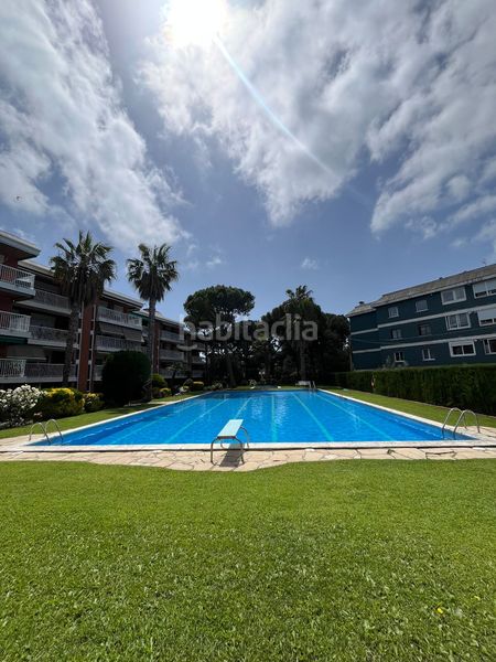 Foto 72889694-b6c7-4530-aa10-eaf0aaebbf28. Apartament amb calefacció piscina a Gava Mar Gavà