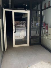 Lloguer Local Comercial a Centre. Local en alquiler buen estado