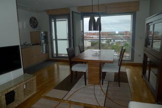 Location Appartement  Paseo arco de ladrillo. Espectacular piso en la ciudad de la comunicación.