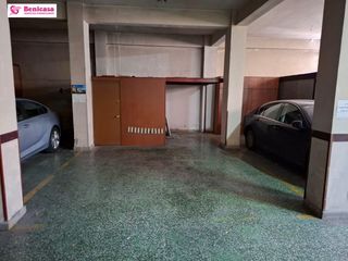 Miete Autoparkplatz  Calle calle tranque. Se alquila garaje con plaza para coche moto trastero junto paseo