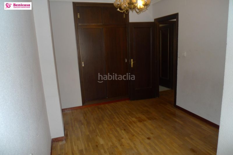 Foto fd1605b3-d8a9-45ef-9830-d9efeaf439be. Pis amb calefacció aparcament a Centro Valladolid