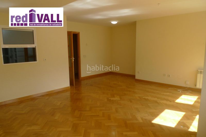 Foto 36d52294-f5a9-49cb-ab13-74c93e2e4dd1. Pis amb calefacció aparcament a Huerta del Rey Valladolid