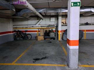 Aparcament cotxe a Hospital Nuevo. Plaza de garaje en zona hospital nuevo.