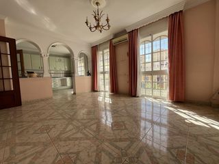 Haus in El Ejido. Casa en esquina en centro histórico