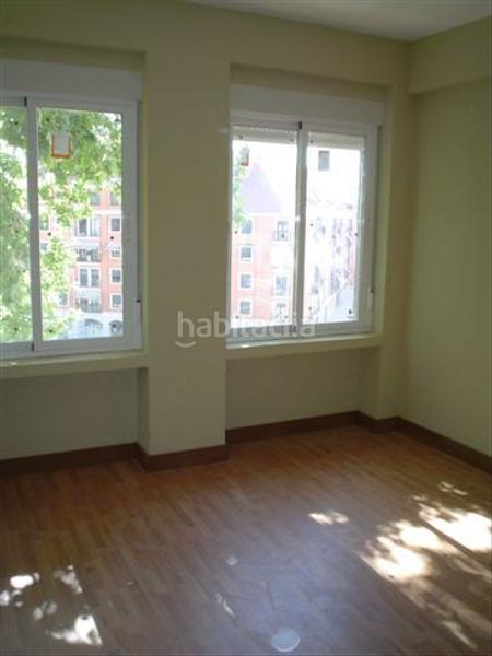 Foto f8a5e0ff-682b-4217-8316-d62c0ffba9d1. Miete büro mit heizung in Legazpi Madrid