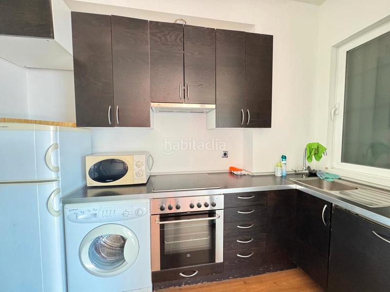 Foto 2ef61b09-8d32-4730-b975-31b94f4e972c. Alquiler ático  exclusivo con terraza en plaza de Legazpi – 2 dormitorios, 2 baños en Madrid