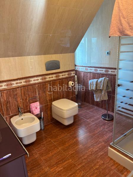 Foto b79f08cf-de69-4bc8-8a36-1a839e65e458. Chalet  en venta en Campus Norte - San Caetano Santiago de Compostela