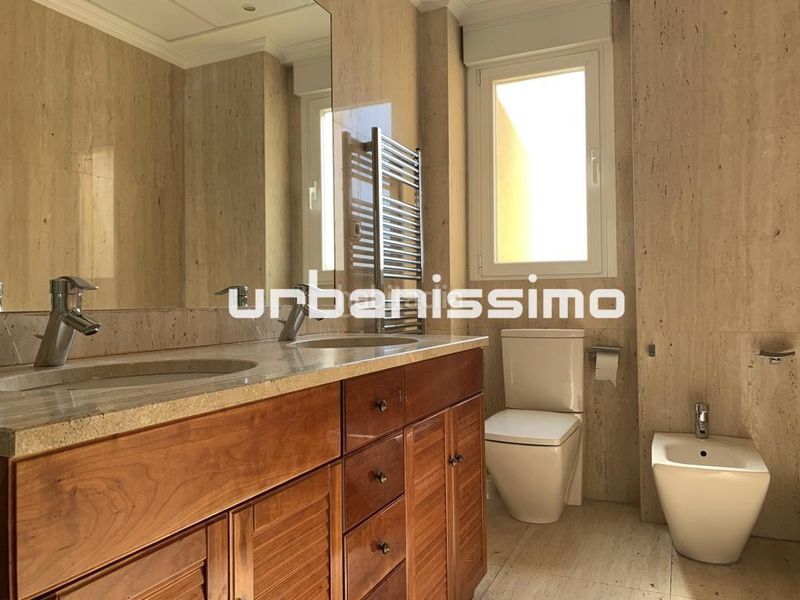 Foto bb327924-286b-4253-874e-6ffb0b9e778c. Rent flat with heating in Castillejos-Cuzco Madrid