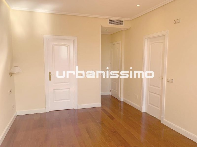 Foto cc5d8013-76fd-42bc-96cb-0478af392bae. Rent flat with heating in Castillejos-Cuzco Madrid