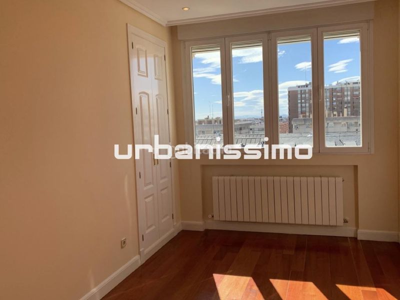 Foto e6376ea0-50fb-4803-932b-2bb2c4bc09b7. Rent flat with heating in Castillejos-Cuzco Madrid