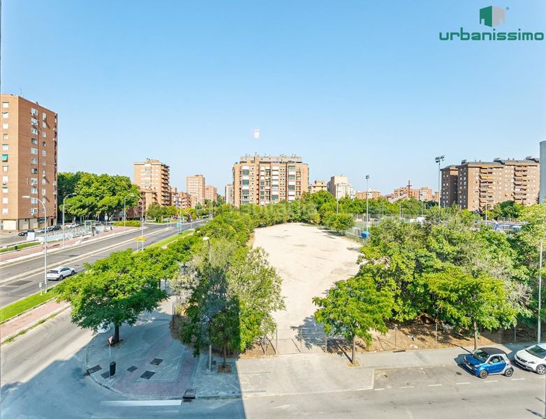 Foto 28ca7080-7e39-4e08-ab8b-6d2b7a34a037. Pis amb aparcament piscina a Peñagrande Madrid