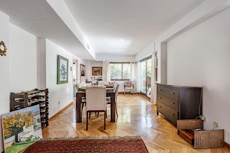 Foto 0f5ea12c-1a59-4a13-b6ec-f018d7963978. Casa aparellada amb calefacció piscina a Mirasierra Madrid