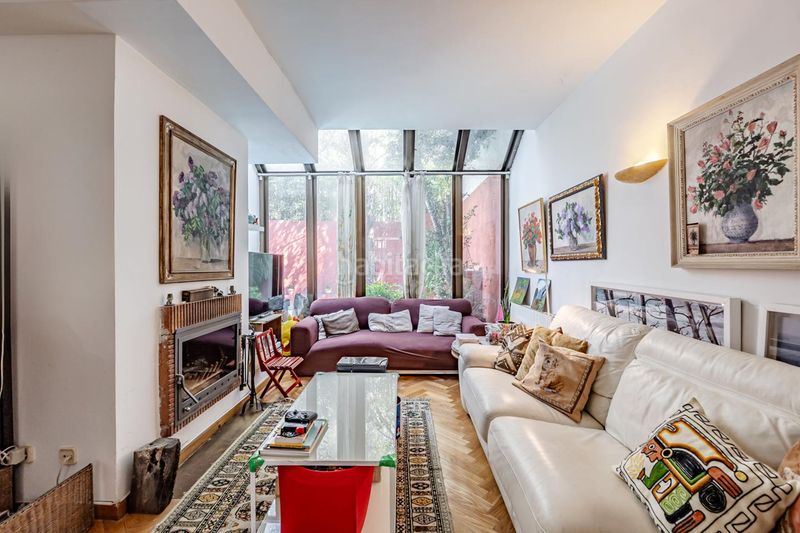 Foto 0fa618ea-080c-408a-ac1b-c80ab80e72e8. Casa aparellada amb calefacció piscina a Mirasierra Madrid