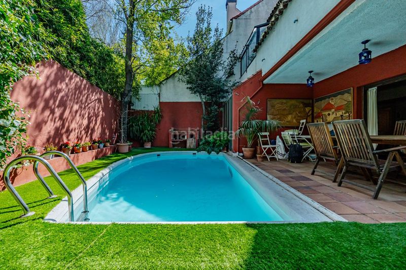 Foto 4ab3e7e4-4bf2-4042-a050-0aba96398517. Casa aparellada amb calefacció piscina a Mirasierra Madrid