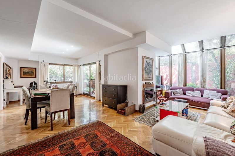 Foto 8aa5bde5-f4df-4a99-97d7-4e9f71531fd7. Casa aparellada amb calefacció piscina a Mirasierra Madrid