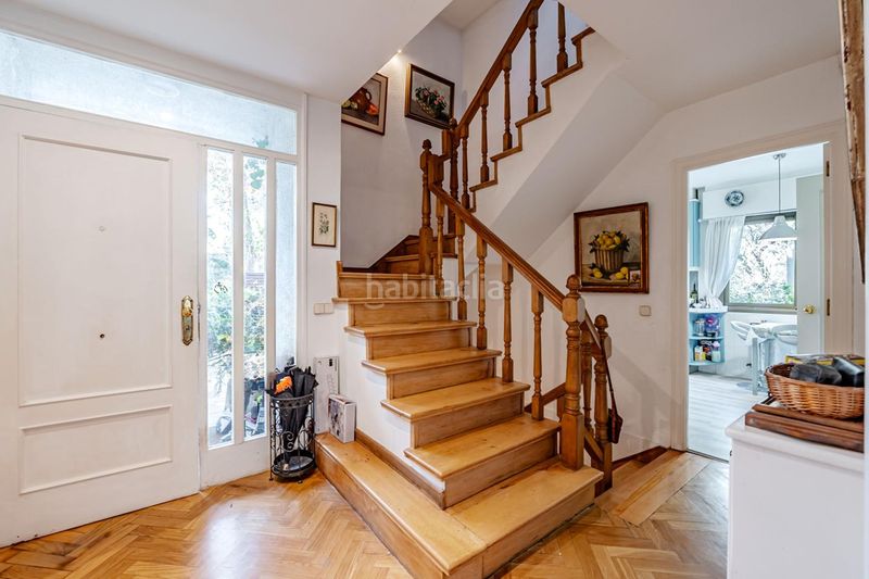 Foto ae3971e4-f758-4c58-b25e-a716b6179f06. Casa aparellada amb calefacció piscina a Mirasierra Madrid